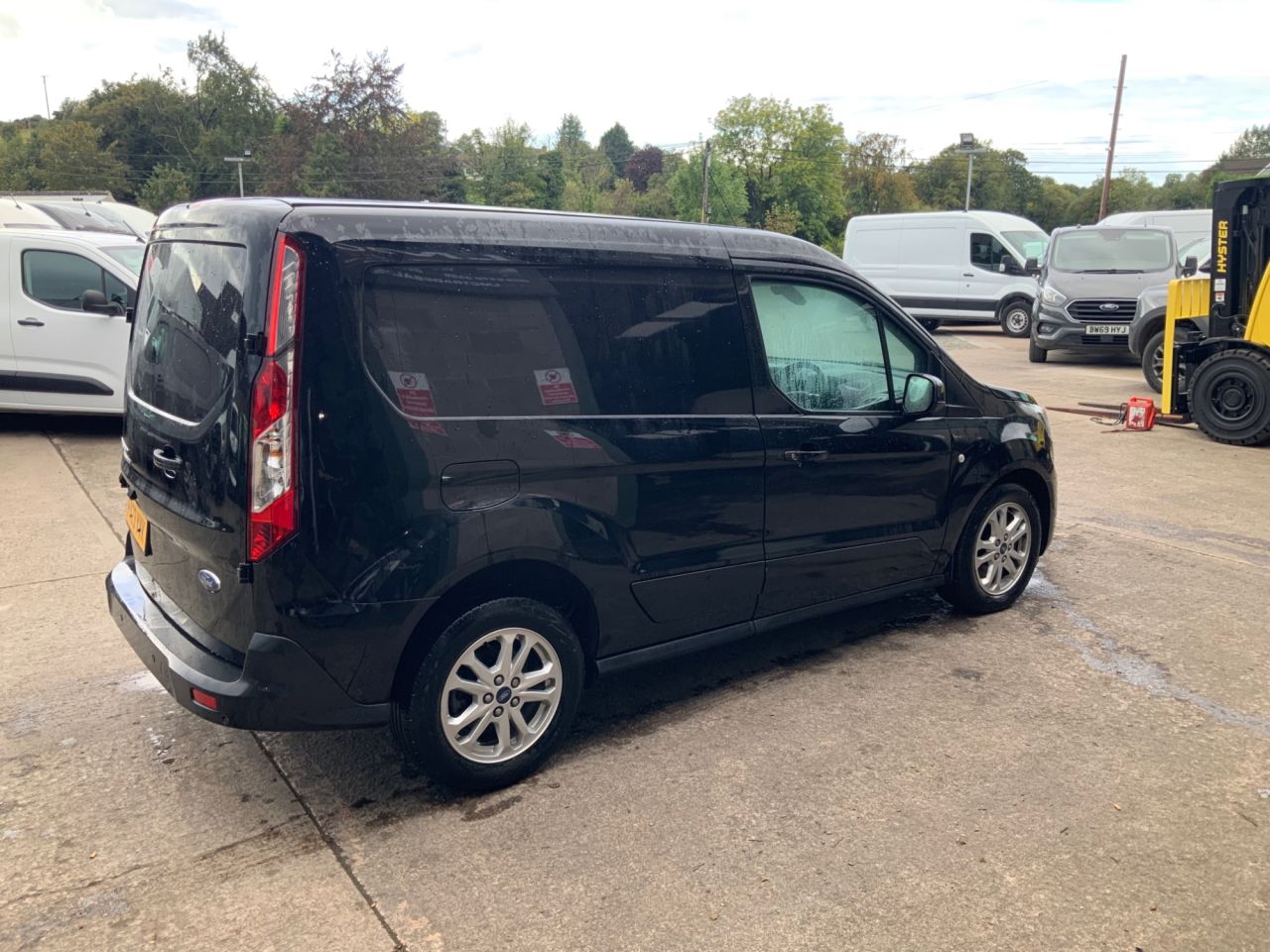 2023 FORD TRANSIT CONNECT 1.5 240 EcoBlue Limited Panel Van 5dr Diesel Manual L1 Euro 6 (s/s) (100 ps - vehicle photo 3 for sale on PureCar
