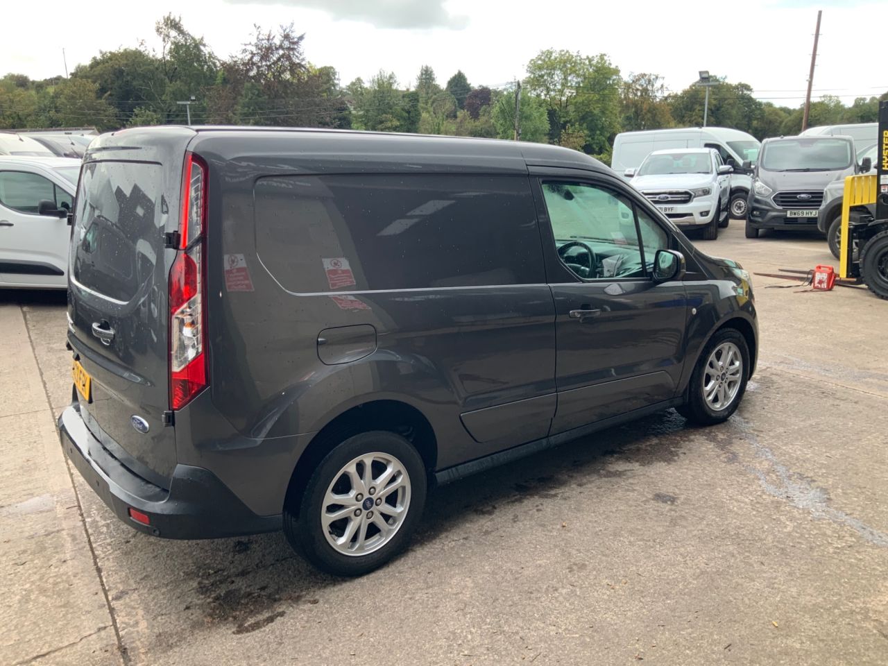 2023 FORD TRANSIT CONNECT 1.5 240 EcoBlue Limited Panel Van 5dr Diesel Manual L1 Euro 6 (s/s) (100 ps - vehicle photo 3 for sale on PureCar