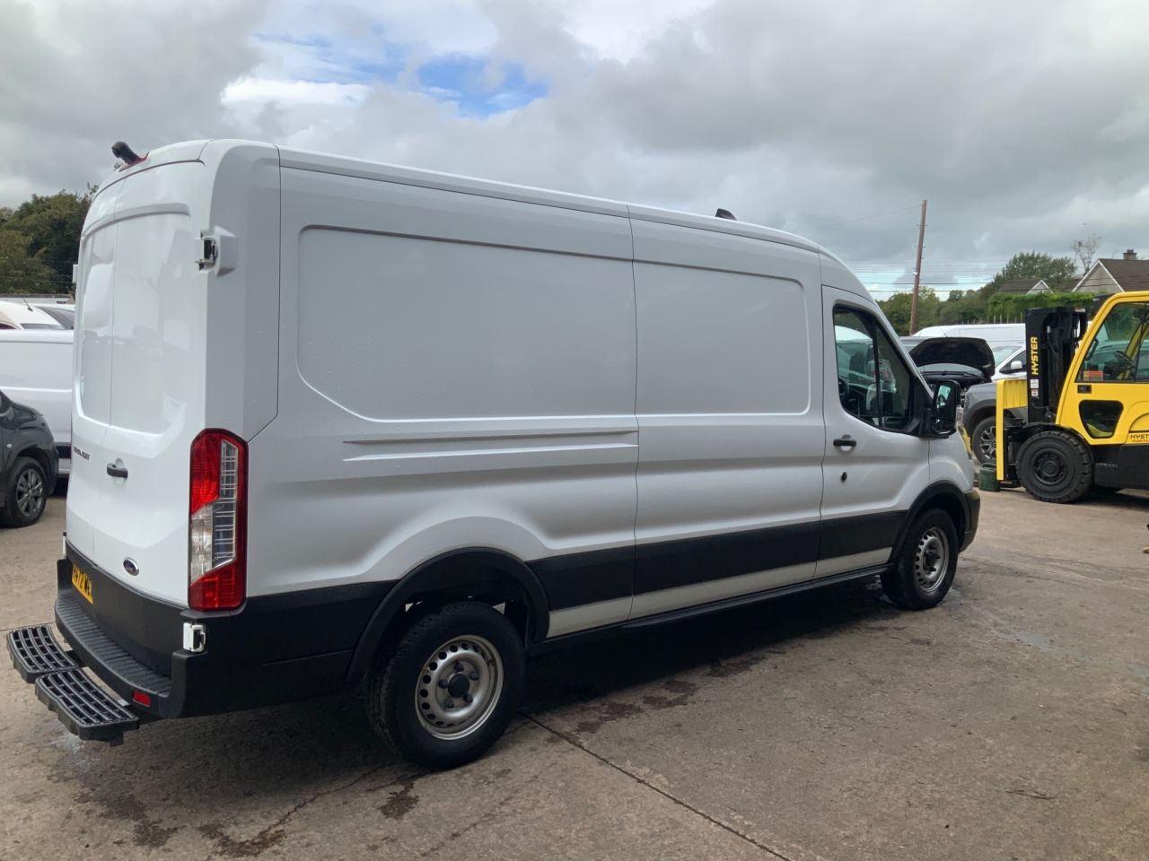 2022 FORD TRANSIT 2.0 350 EcoBlue Leader Panel Van 5dr Diesel Manual RWD L3 H2 Euro 6 (s/s) ( - vehicle photo 3 for sale on PureCar