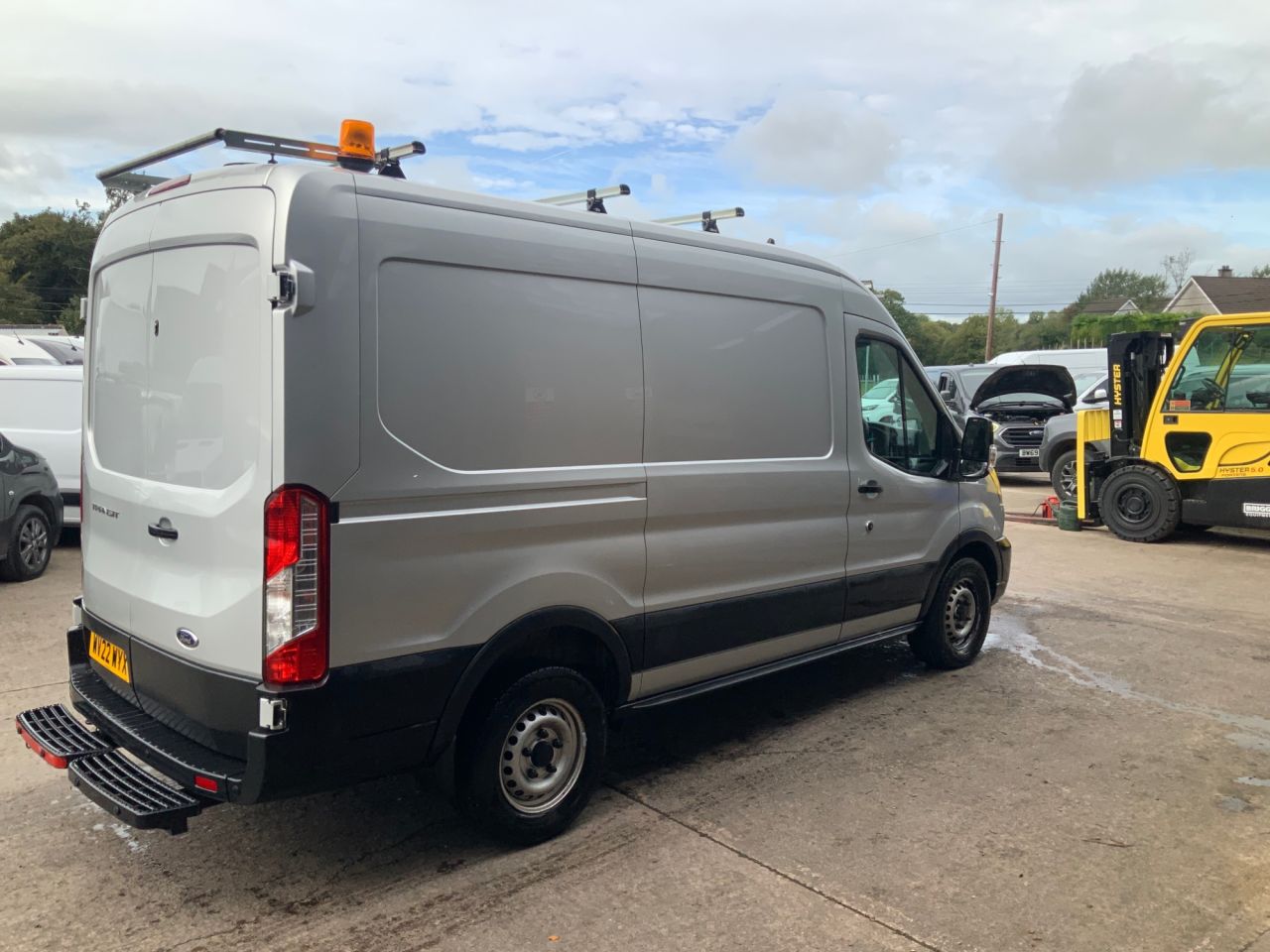 2022 FORD TRANSIT 2.0 350 EcoBlue Leader Panel Van 5dr Diesel Manual FWD L2 H2 Euro 6 (s/s) ( - vehicle photo 3 for sale on PureCar