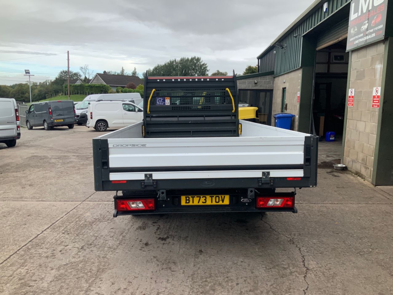 2023 FORD TRANSIT 2.0 350 EcoBlue HD Leader Chassis Cab 2dr Diesel Manual RWD L4 Euro 6 (s/s) - vehicle photo 2 for sale on PureCar