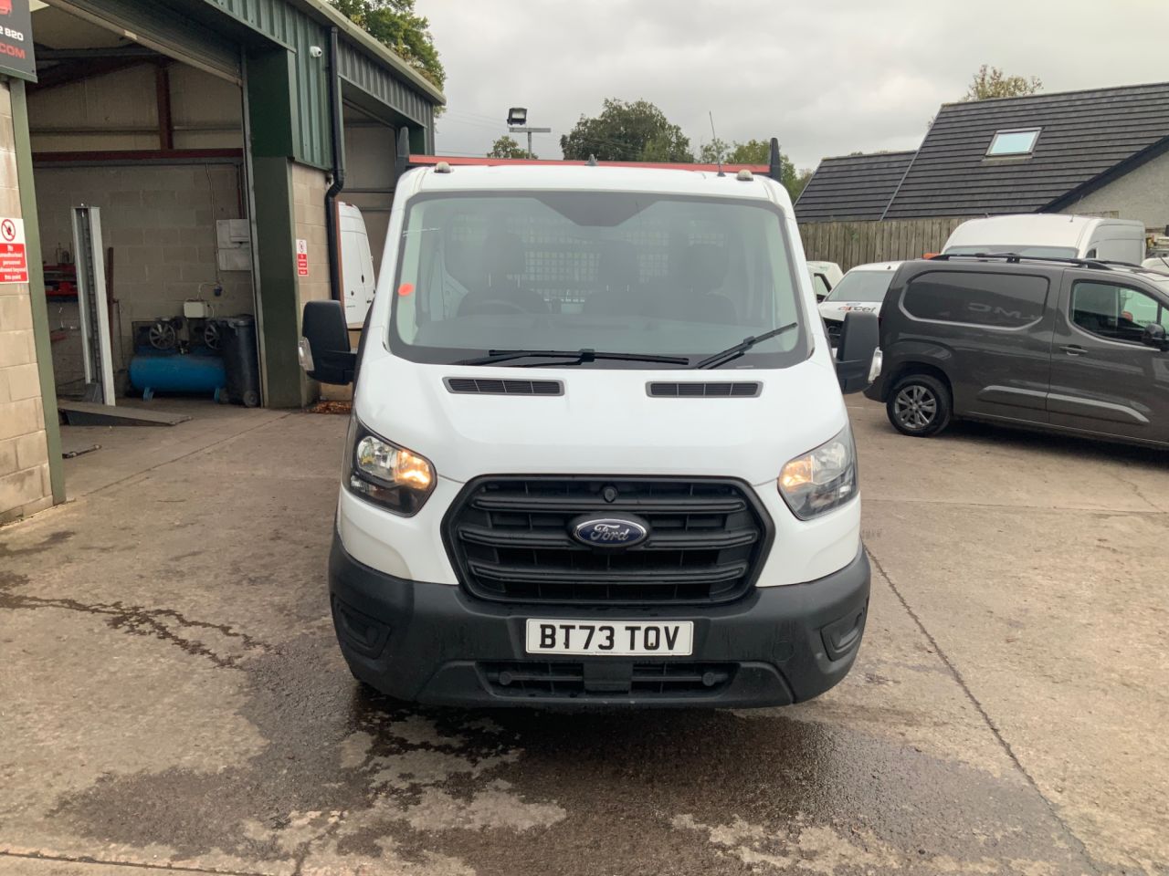 2023 FORD TRANSIT 2.0 350 EcoBlue HD Leader Chassis Cab 2dr Diesel Manual RWD L4 Euro 6 (s/s) - vehicle photo 4 for sale on PureCar