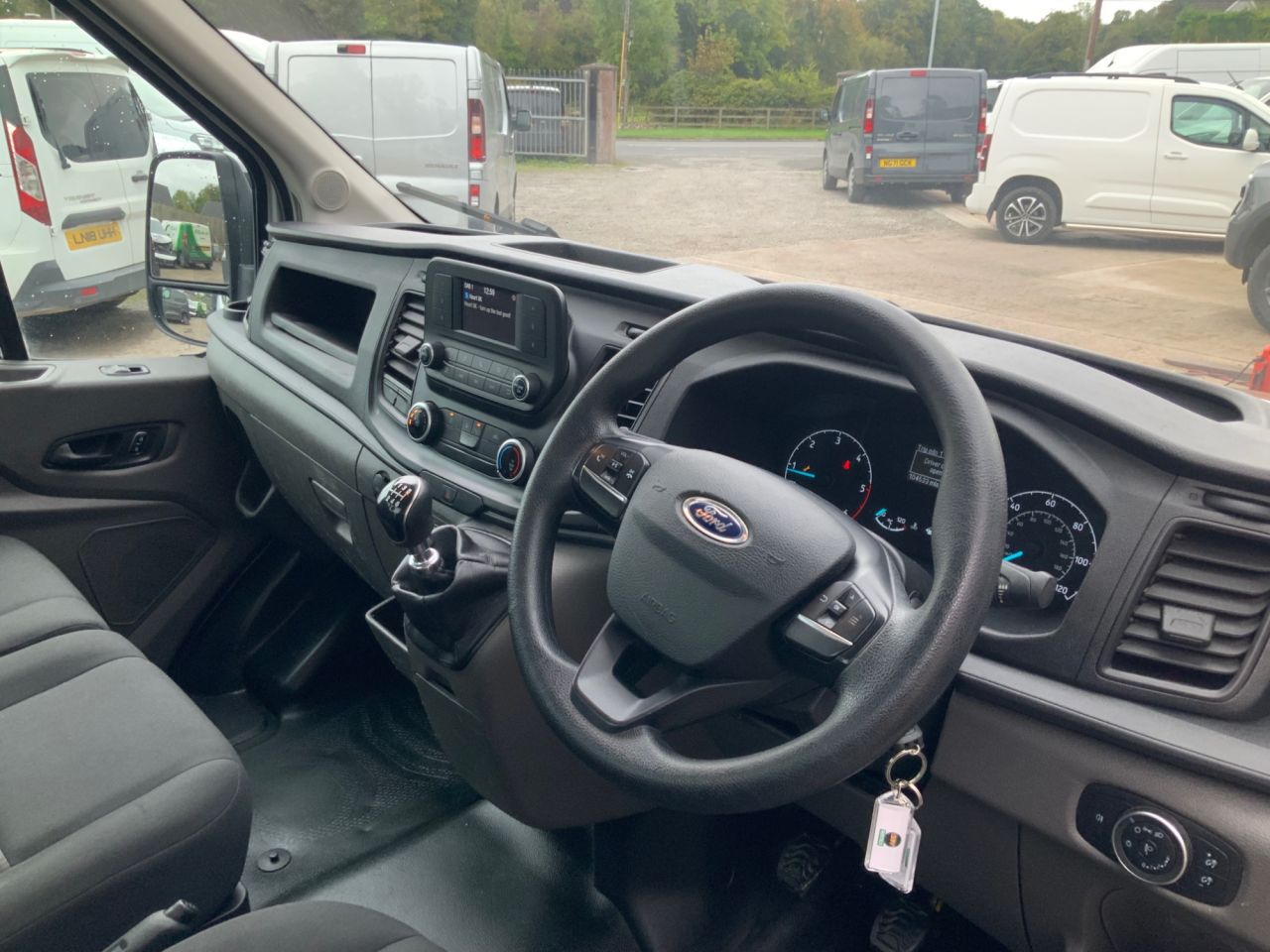 2023 FORD TRANSIT 2.0 350 EcoBlue HD Leader Chassis Cab 2dr Diesel Manual RWD L4 Euro 6 (s/s) - vehicle photo 5 for sale on PureCar