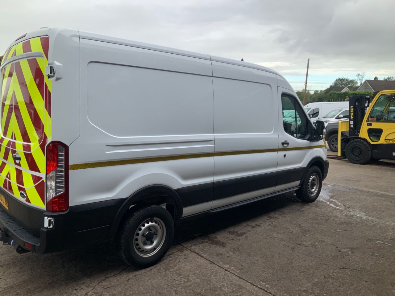 2023 FORD TRANSIT 2.0 350 EcoBlue Leader Panel Van 5dr Diesel Manual RWD L3 H2 Euro 6 (s/s) ( - vehicle photo 3 for sale on PureCar