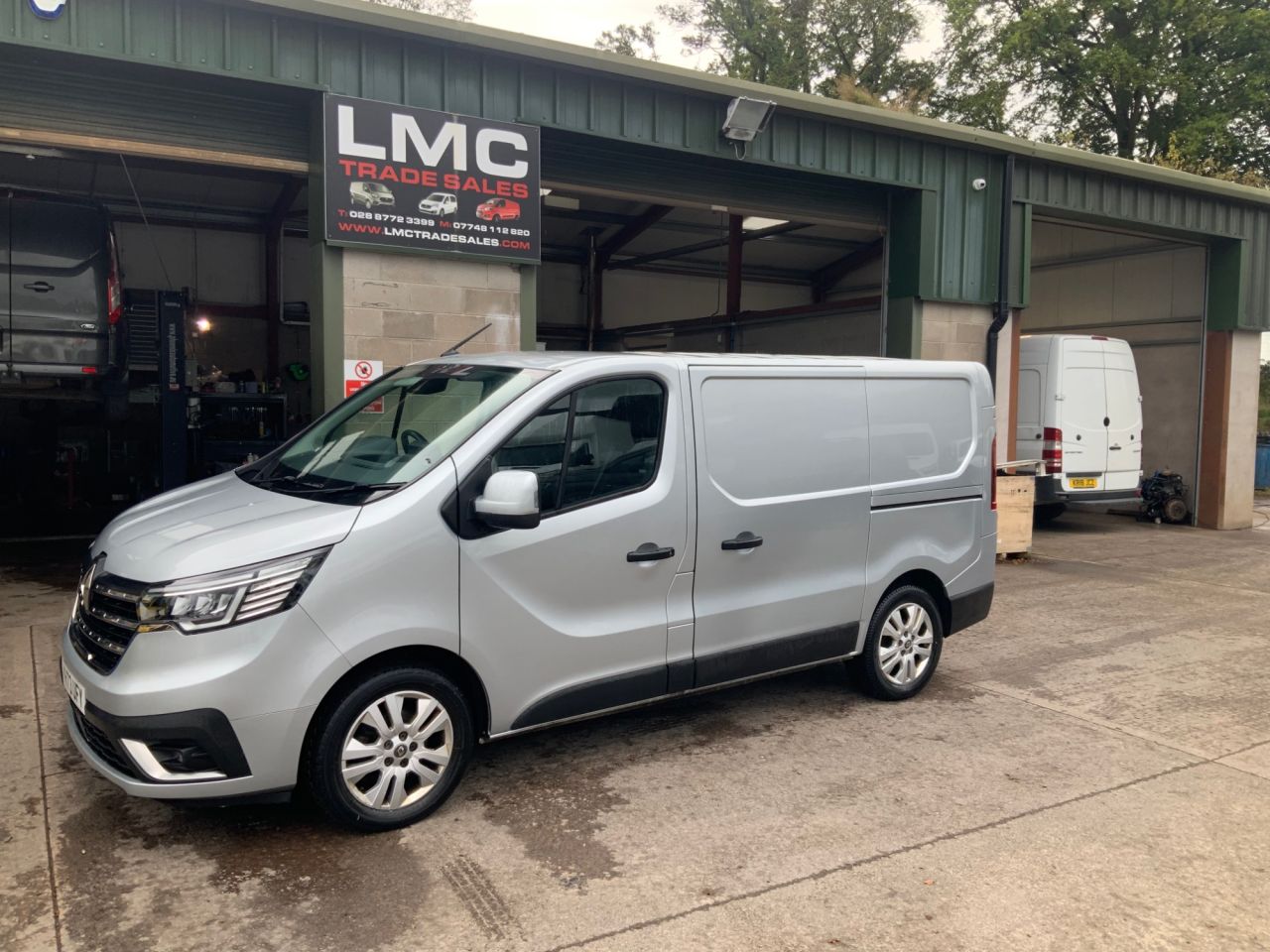 RENAULT TRAFIC 2023