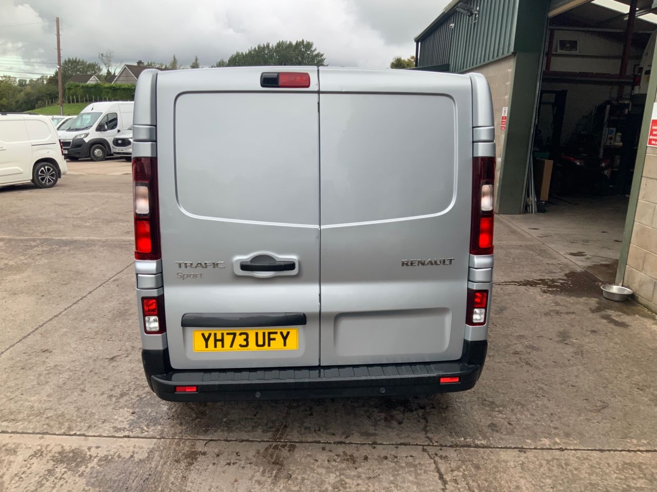 2023 RENAULT TRAFIC 2.0 dCi Blue SL28 Sport Panel Van 5dr Diesel Manual L1 H1 Euro 6 (s/s) (130 - vehicle photo 2 for sale on PureCar