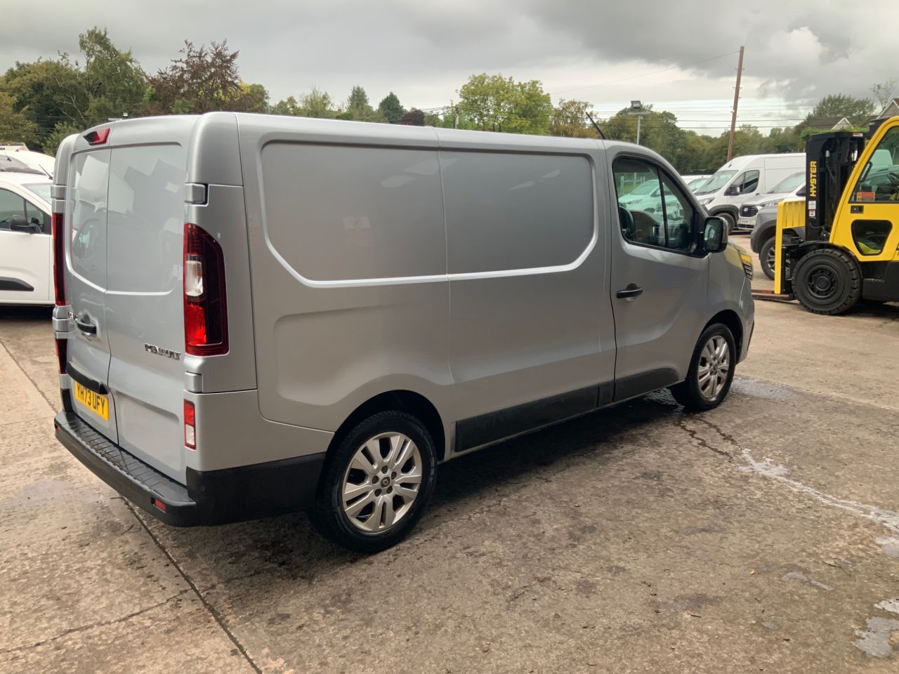 2023 RENAULT TRAFIC 2.0 dCi Blue SL28 Sport Panel Van 5dr Diesel Manual L1 H1 Euro 6 (s/s) (130 - vehicle photo 3 for sale on PureCar