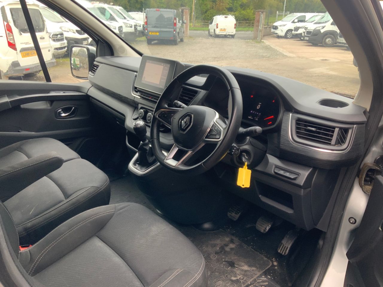 2023 RENAULT TRAFIC 2.0 dCi Blue SL28 Sport Panel Van 5dr Diesel Manual L1 H1 Euro 6 (s/s) (130 - vehicle photo 5 for sale on PureCar