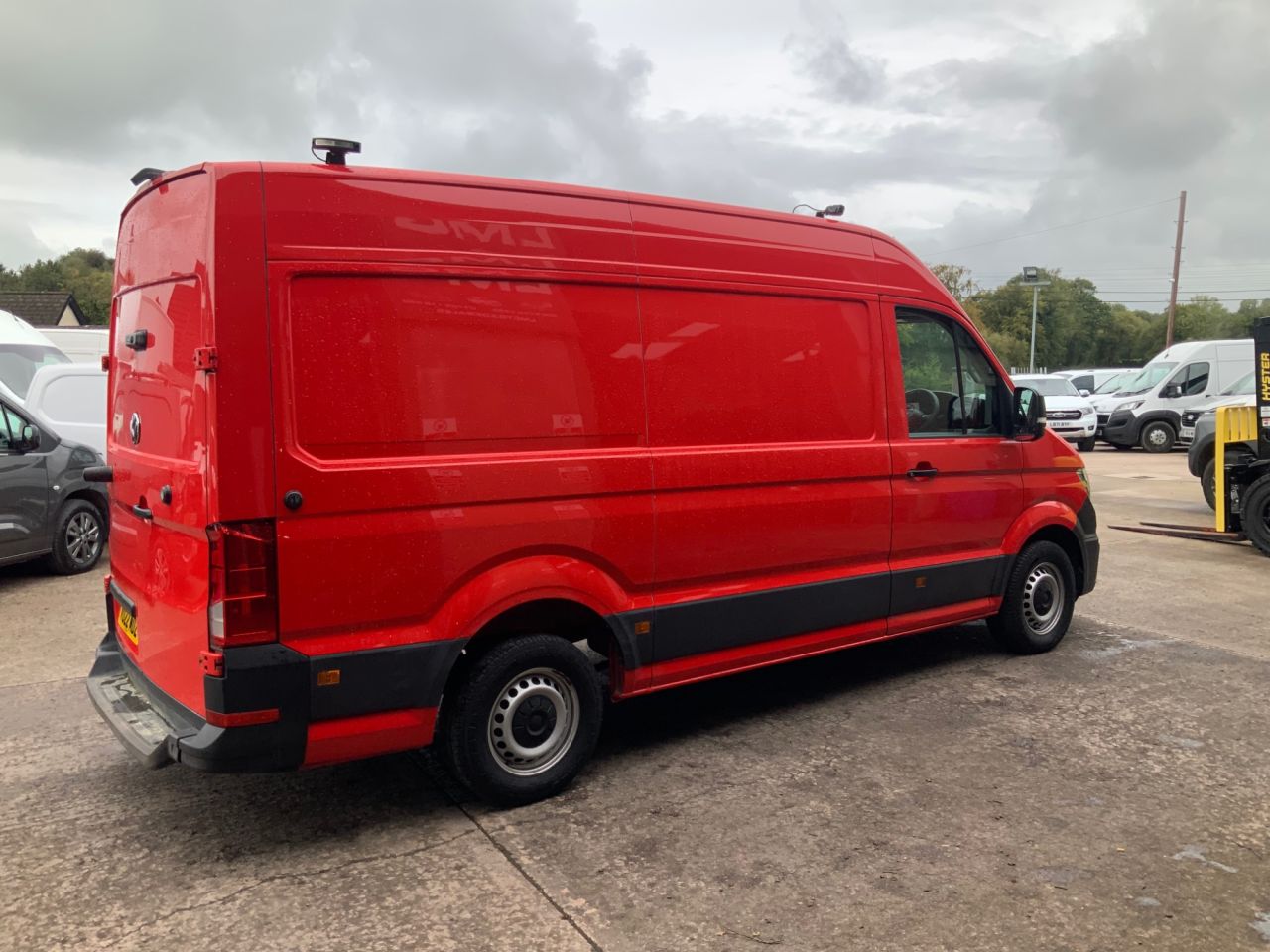 2022 VOLKSWAGEN CRAFTER 2.0 TDI CR35 Trendline Panel Van 5dr Diesel Manual RWD MWB Euro 6 (s/s) (14 - vehicle photo 3 for sale on PureCar