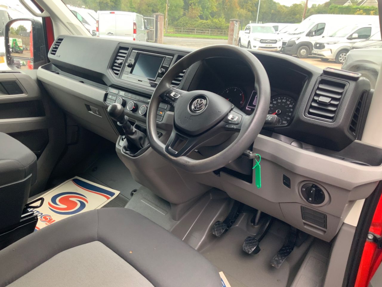 2022 VOLKSWAGEN CRAFTER 2.0 TDI CR35 Trendline Panel Van 5dr Diesel Manual RWD MWB Euro 6 (s/s) (14 - vehicle photo 5 for sale on PureCar
