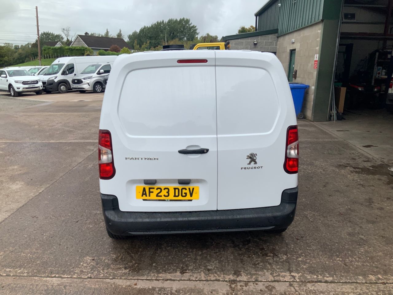 2023 PEUGEOT PARTNER 1.5 BlueHDi 1000 Professional Premium + Standard Panel Van 5dr Diesel Manua - vehicle photo 2 for sale on PureCar