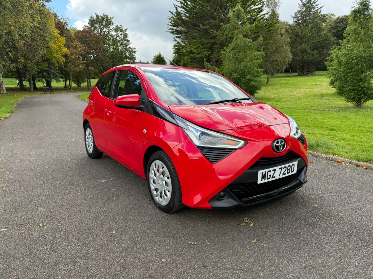 2019 TOYOTA AYGO 1.0 VVT-i x-play Hatchback 5dr Petrol Manual Euro 6 (71 ps) - vehicle photo 4 for sale on PureCar