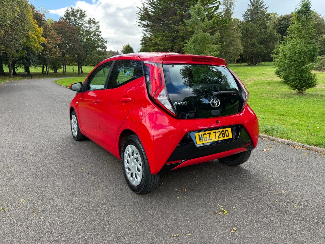 2019 TOYOTA AYGO 1.0 VVT-i x-play Hatchback 5dr Petrol Manual Euro 6 (71 ps) - vehicle photo 13 for sale on PureCar