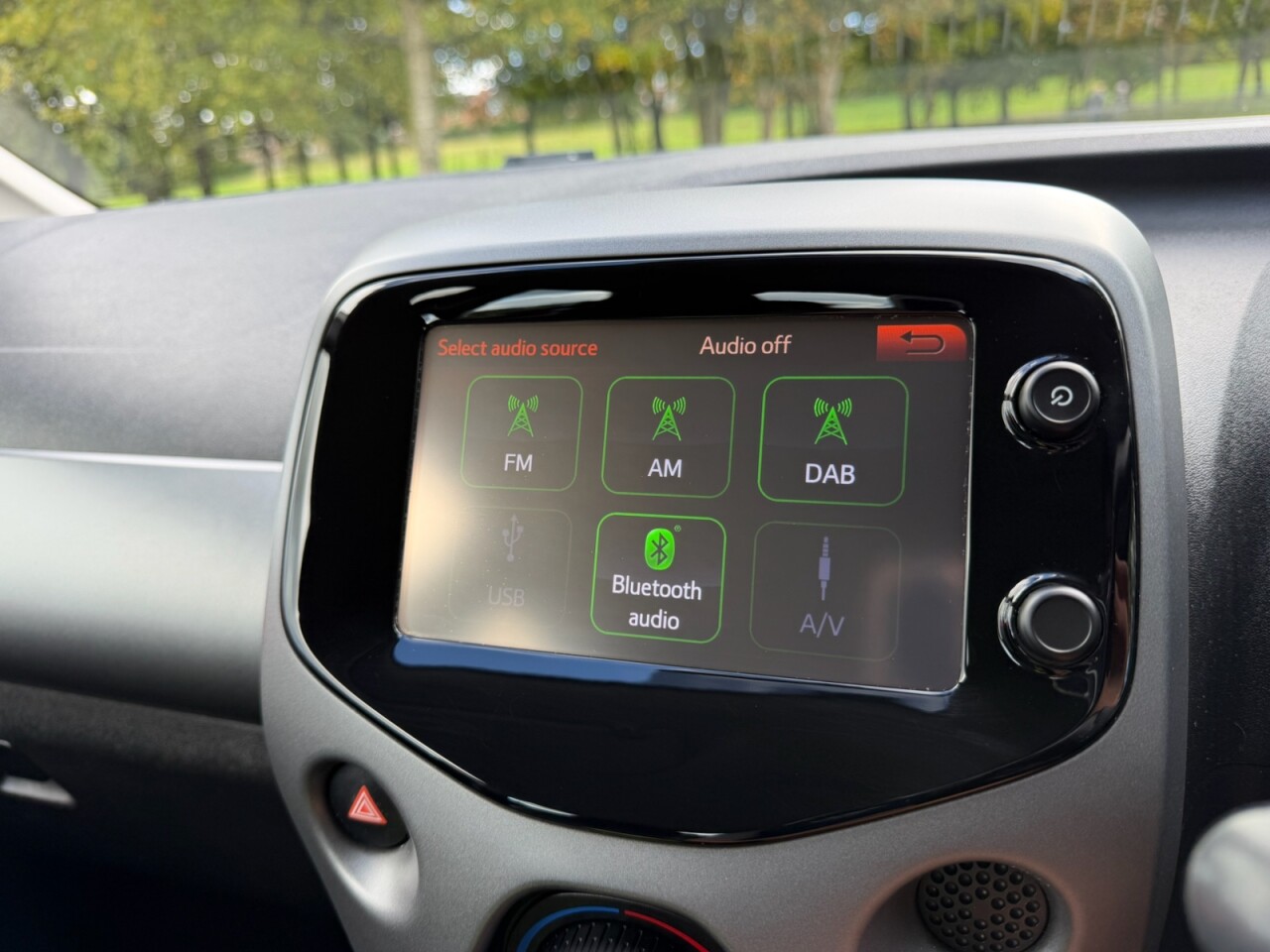 2019 TOYOTA AYGO 1.0 VVT-i x-play Hatchback 5dr Petrol Manual Euro 6 (71 ps) - vehicle photo 19 for sale on PureCar