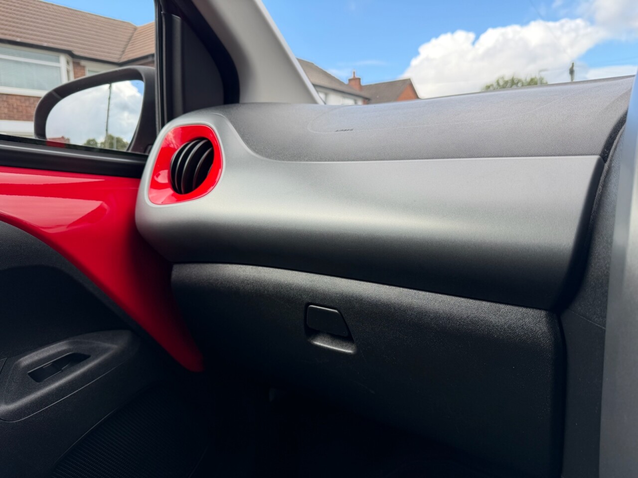 2019 TOYOTA AYGO 1.0 VVT-i x-play Hatchback 5dr Petrol Manual Euro 6 (71 ps) - vehicle photo 28 for sale on PureCar