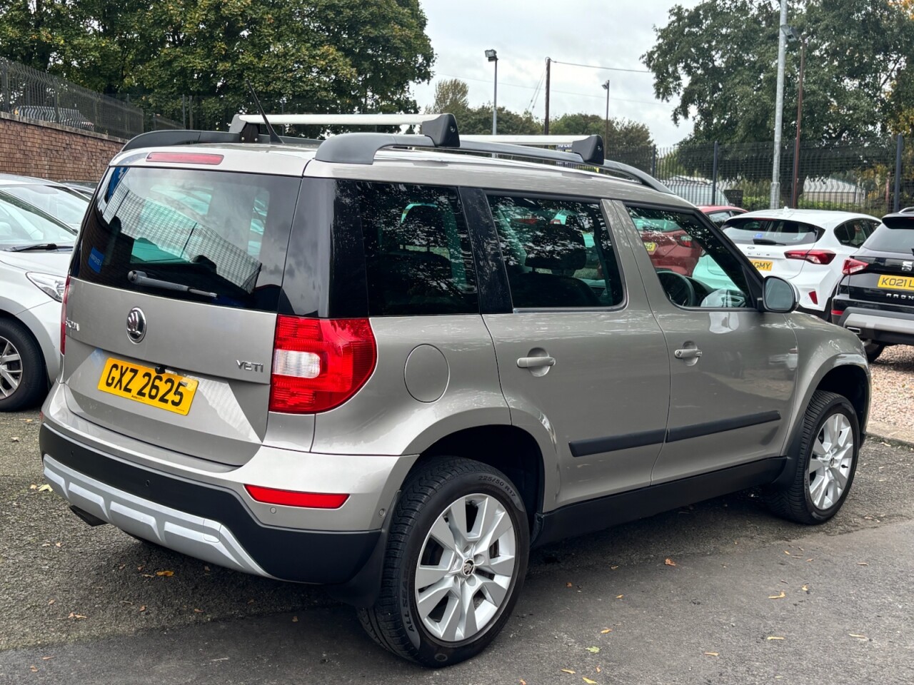 2014 SKODA YETI 2.0 TDI Elegance Outdoor 5dr Diesel Manual Euro 5 (110 ps) - vehicle photo 7 for sale on PureCar