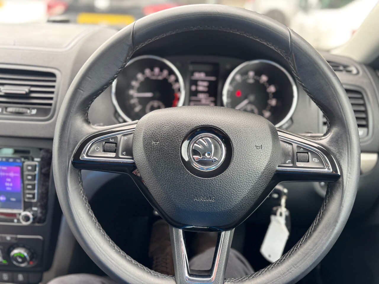 2014 SKODA YETI 2.0 TDI Elegance Outdoor 5dr Diesel Manual Euro 5 (110 ps) - vehicle photo 19 for sale on PureCar