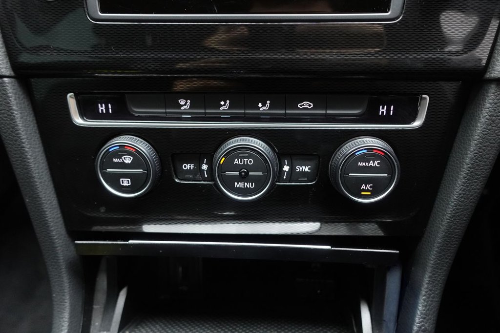 2016 Volkswagen Golf — image 23