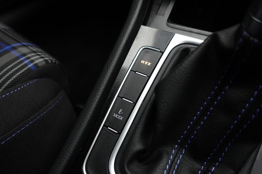 2016 Volkswagen Golf — image 26