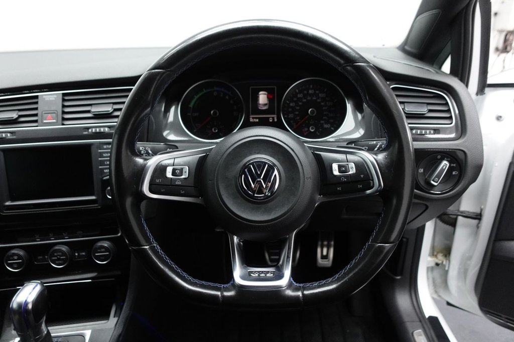 2016 Volkswagen Golf — image 18