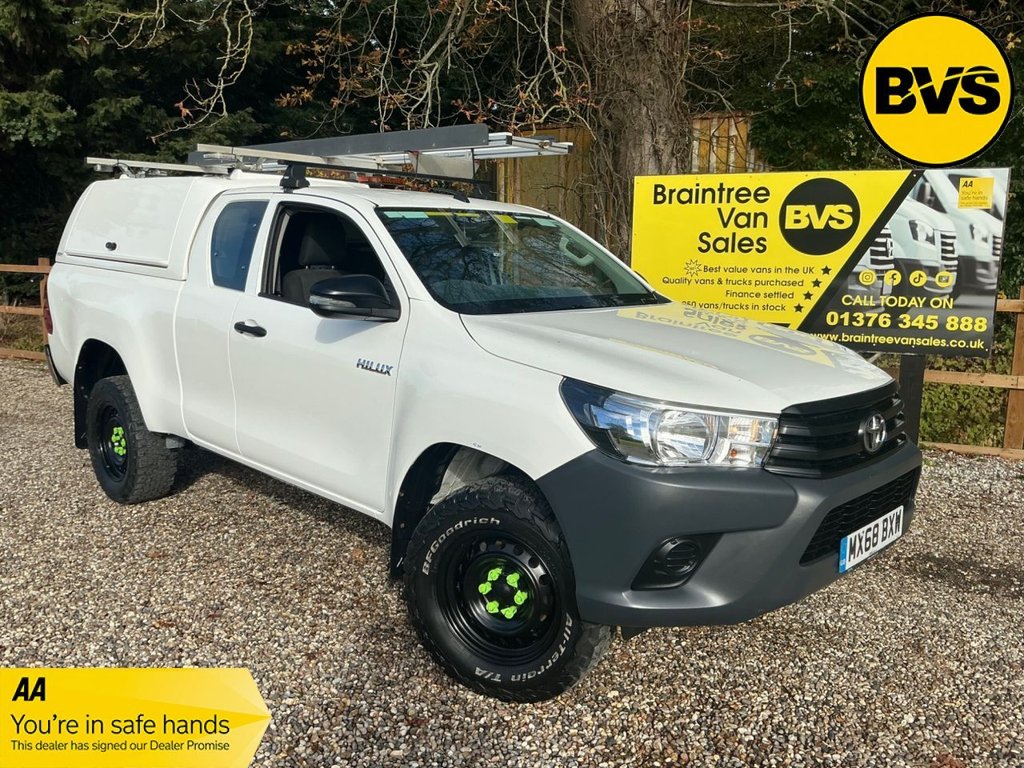 White 2019 Toyota Hi-Lux Pickup Truck All-wheel drive Manual