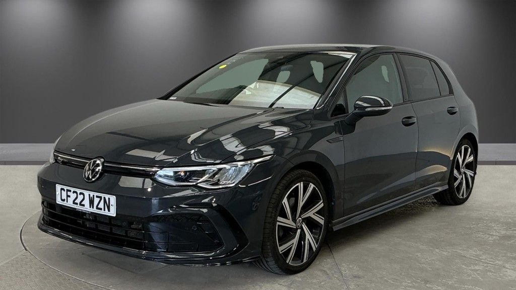 2022 Volkswagen Golf — image 2