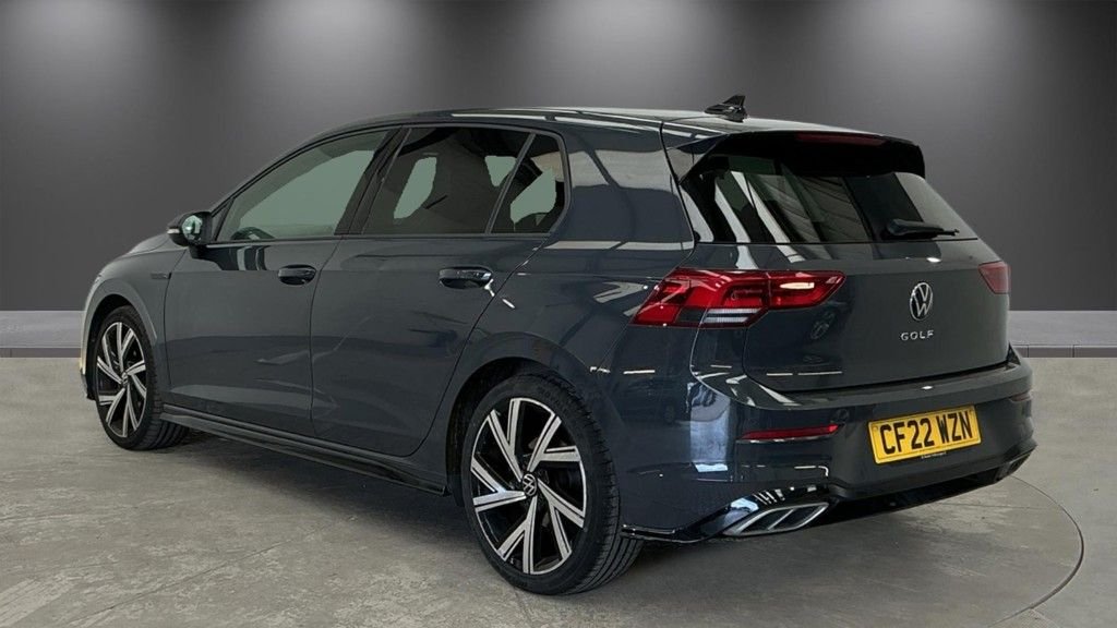 2022 Volkswagen Golf — image 3