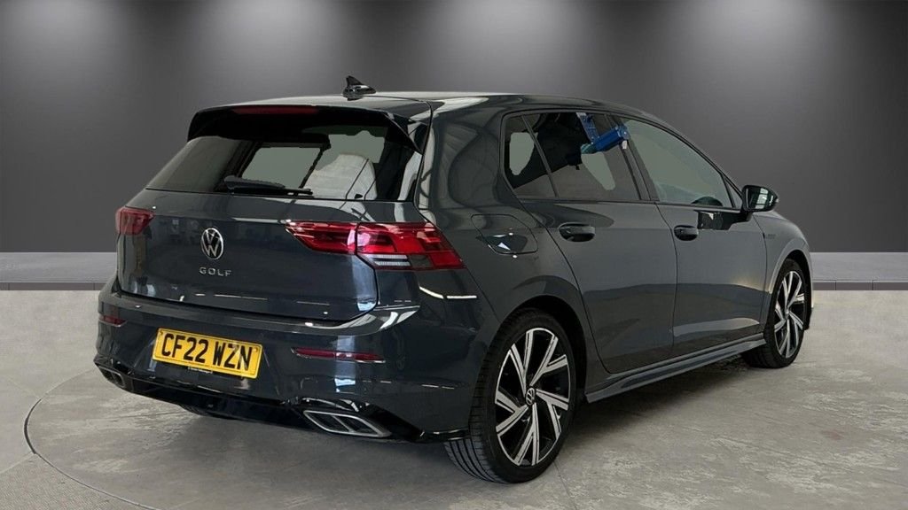 2022 Volkswagen Golf — image 4