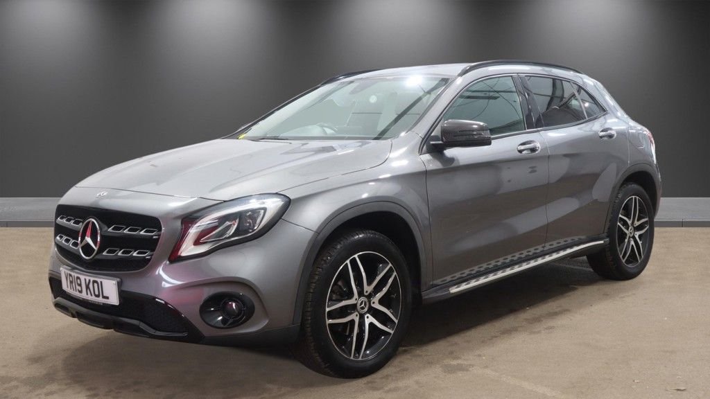 2019 Mercedes-Benz GLA — image 2