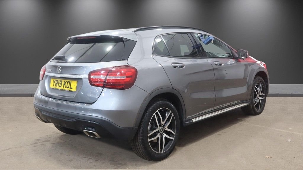 2019 Mercedes-Benz GLA — image 4