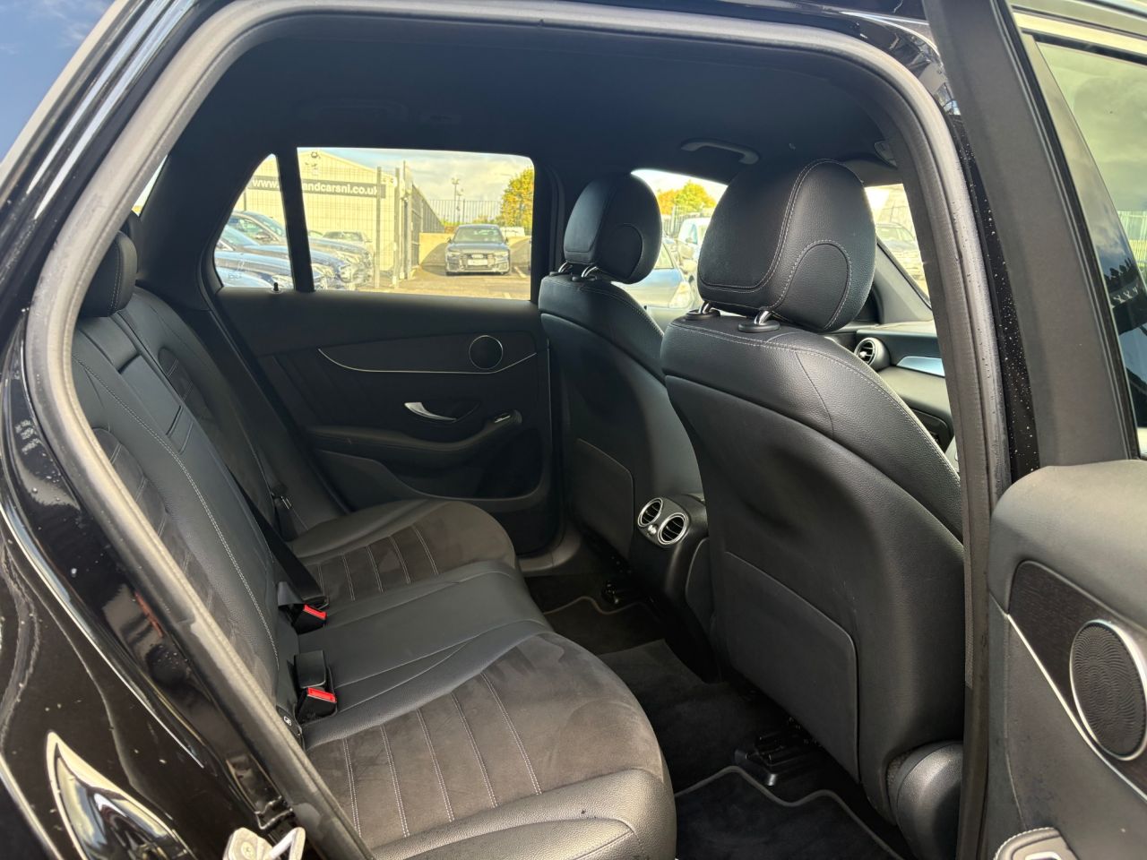 2021 MERCEDES GLC 2.0 GLC220d AMG Line SUV 5dr Diesel G-Tronic+ 4MATIC Euro 6 (s/s) (194 ps) - vehicle photo 11 for sale on PureCar