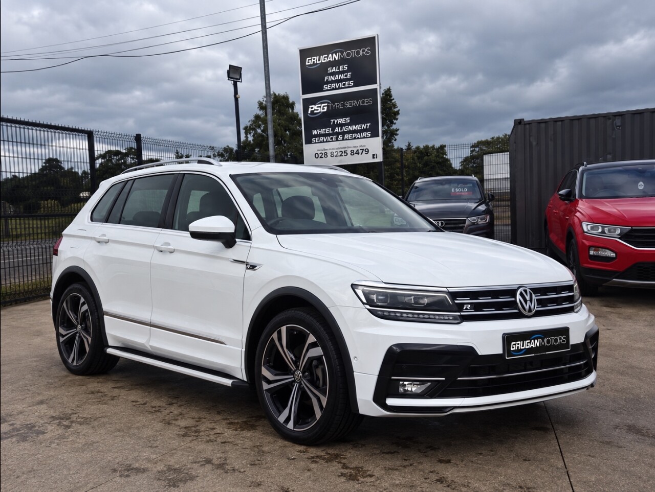 2020 VOLKSWAGEN TIGUAN 2.0 TDI R-Line Tech SUV 5dr Diesel DSG 4Motion Euro 6 (s/s) (150 ps) - vehicle photo 1 for sale on PureCar