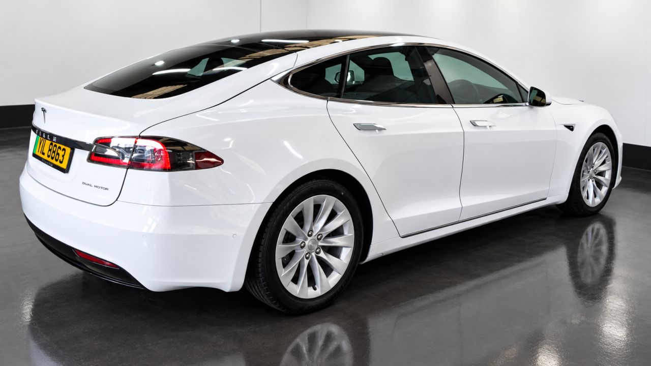 2019 TESLA MODEL S (Dual Motor) Long Range Hatchback 5dr Electric Auto 4WD (417 bhp) - vehicle photo 7 for sale on PureCar