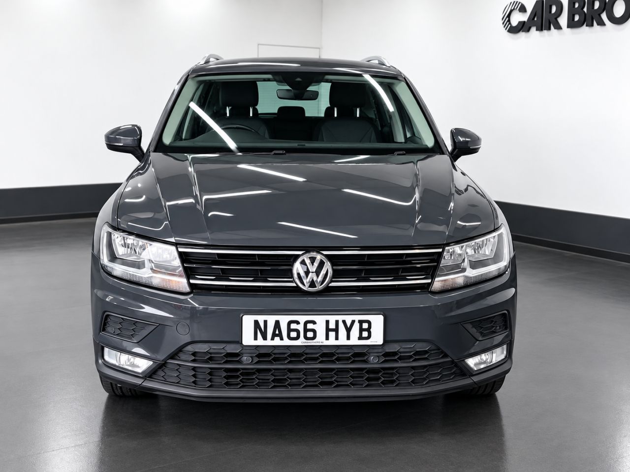 2017 VOLKSWAGEN TIGUAN 2.0 TDI BlueMotion Tech SE Navigation SUV 5dr Diesel Manual 4Motion Euro 6 - vehicle photo 4 for sale on PureCar