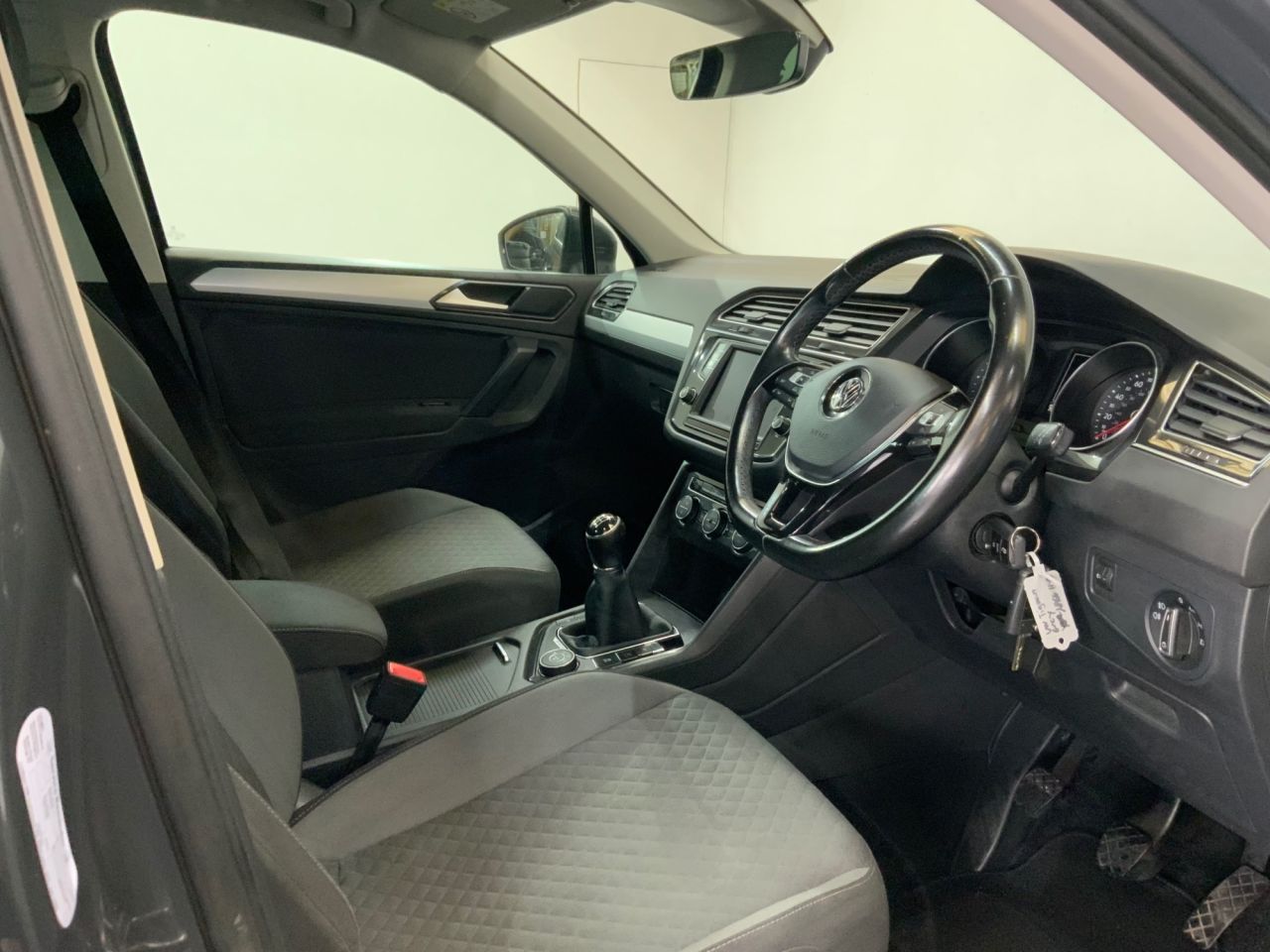 2017 VOLKSWAGEN TIGUAN 2.0 TDI BlueMotion Tech SE Navigation SUV 5dr Diesel Manual 4Motion Euro 6 - vehicle photo 12 for sale on PureCar