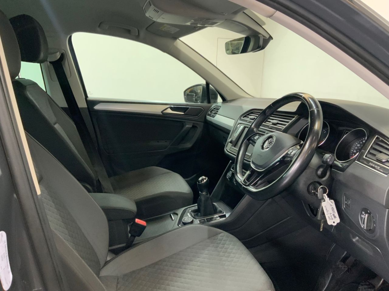 2017 VOLKSWAGEN TIGUAN 2.0 TDI BlueMotion Tech SE Navigation SUV 5dr Diesel Manual 4Motion Euro 6 - vehicle photo 13 for sale on PureCar
