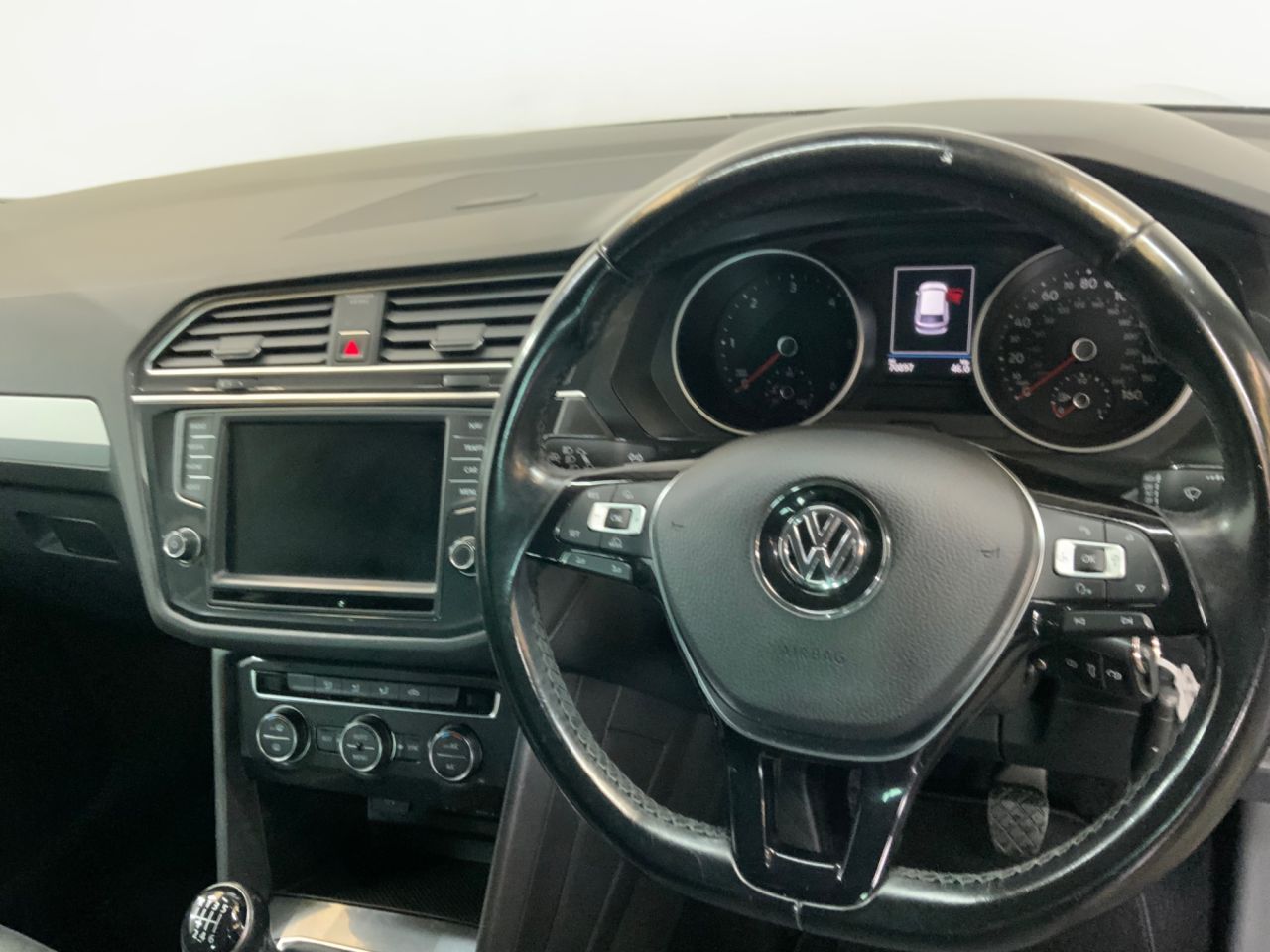 2017 VOLKSWAGEN TIGUAN 2.0 TDI BlueMotion Tech SE Navigation SUV 5dr Diesel Manual 4Motion Euro 6 - vehicle photo 15 for sale on PureCar