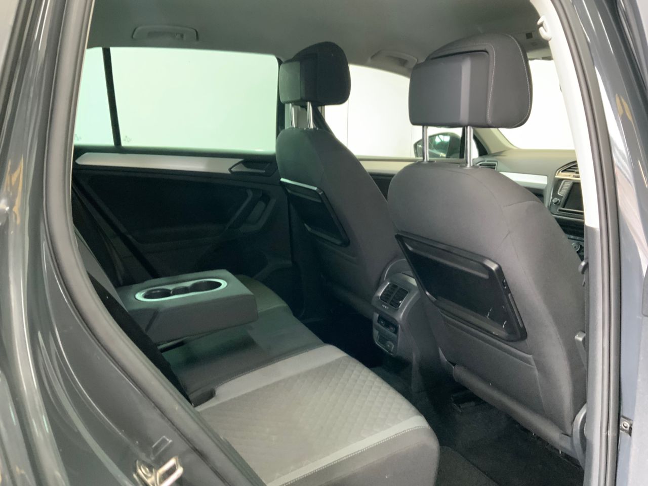2017 VOLKSWAGEN TIGUAN 2.0 TDI BlueMotion Tech SE Navigation SUV 5dr Diesel Manual 4Motion Euro 6 - vehicle photo 20 for sale on PureCar
