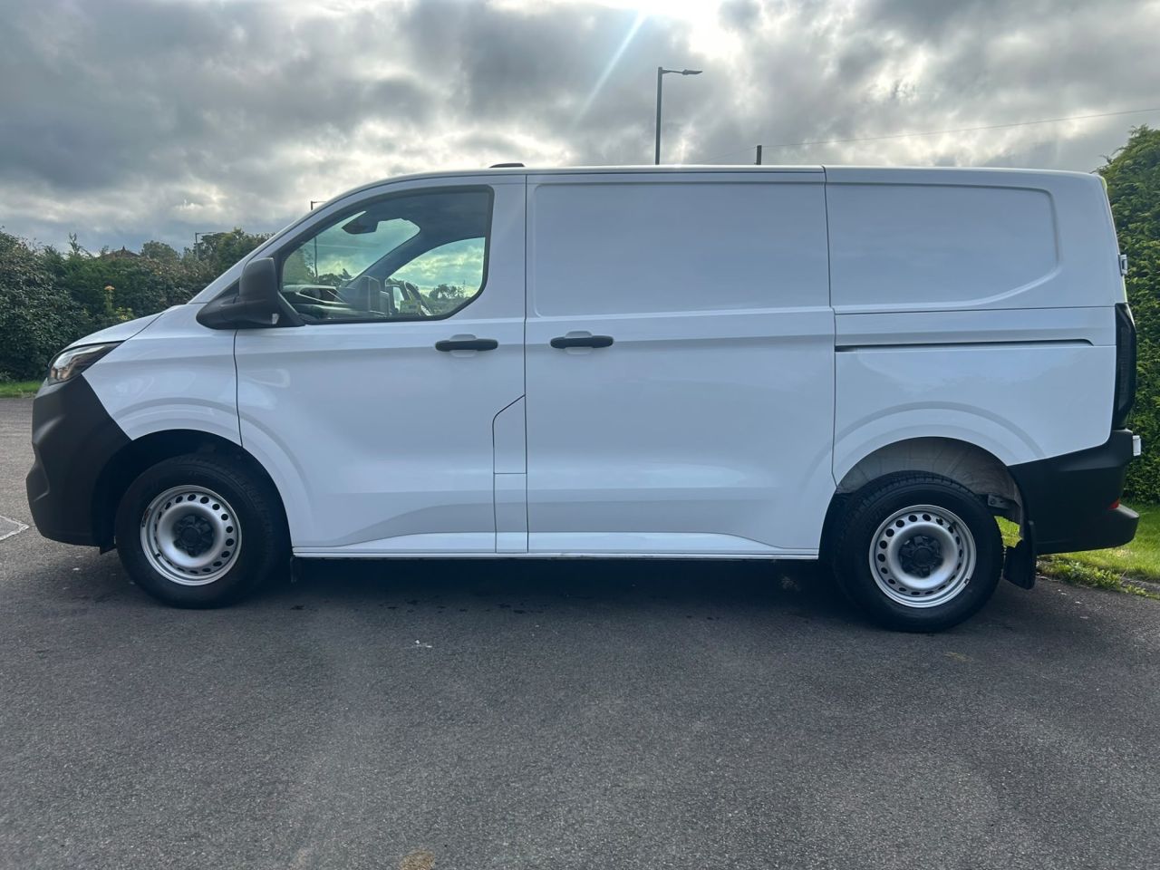 2025 FORD TRANSIT CUSTOM 2.0 280 EcoBlue Leader Panel Van 5dr Diesel Manual L1 H1 Euro 6 (s/s) (110 - vehicle photo 4 for sale on PureCar