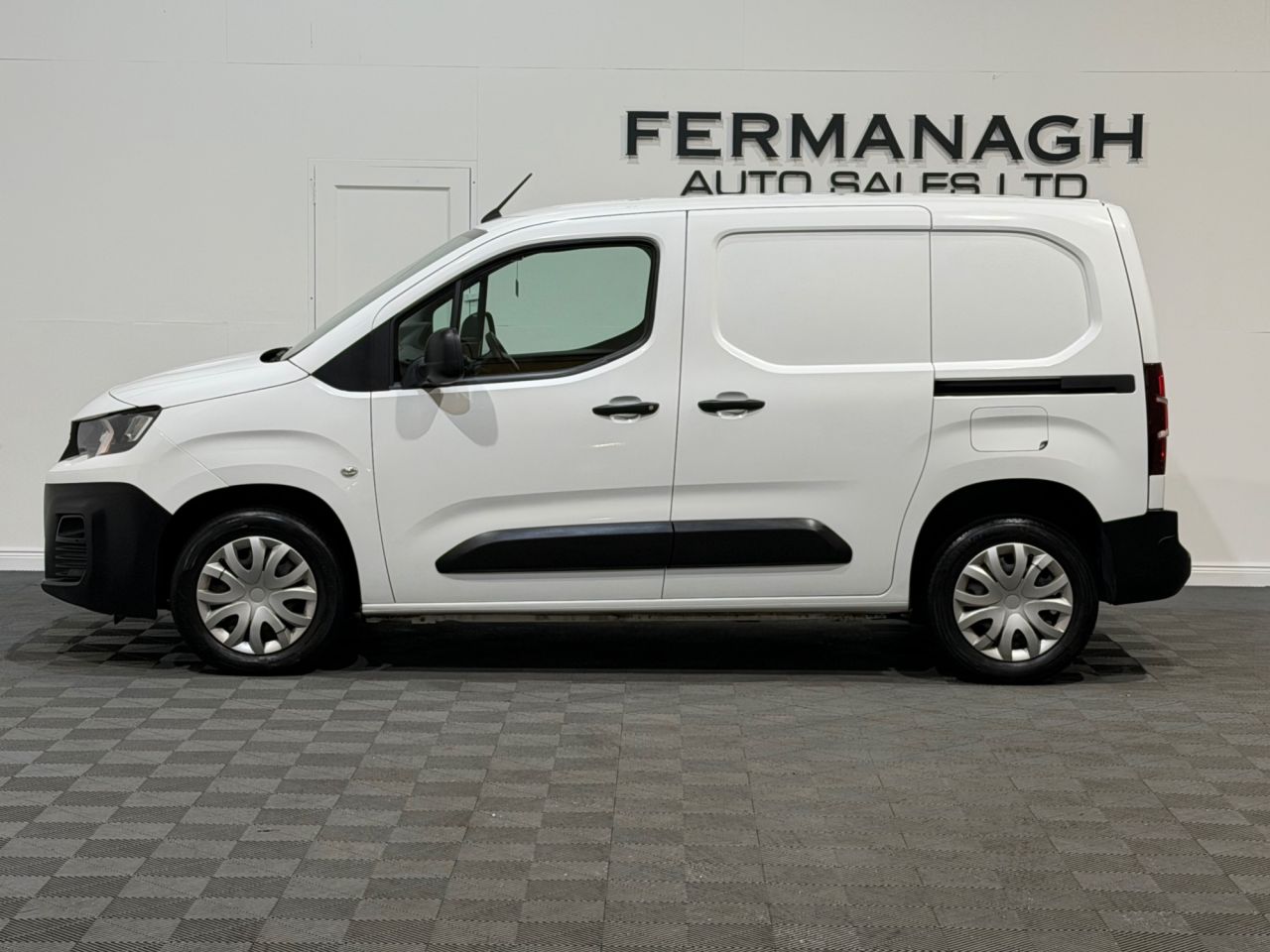 2020 PEUGEOT PARTNER 1.5 BlueHDi 1000 Professional Standard Panel Van 5dr Diesel Manual SWB Euro - vehicle photo 5 for sale on PureCar