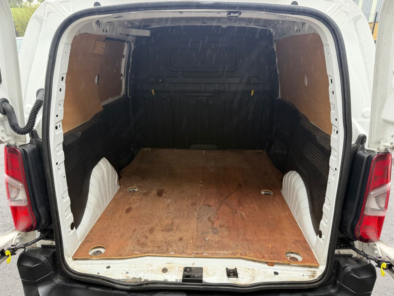2020 PEUGEOT PARTNER 1.5 BlueHDi 1000 Professional Standard Panel Van 5dr Diesel Manual SWB Euro - vehicle photo 11 for sale on PureCar