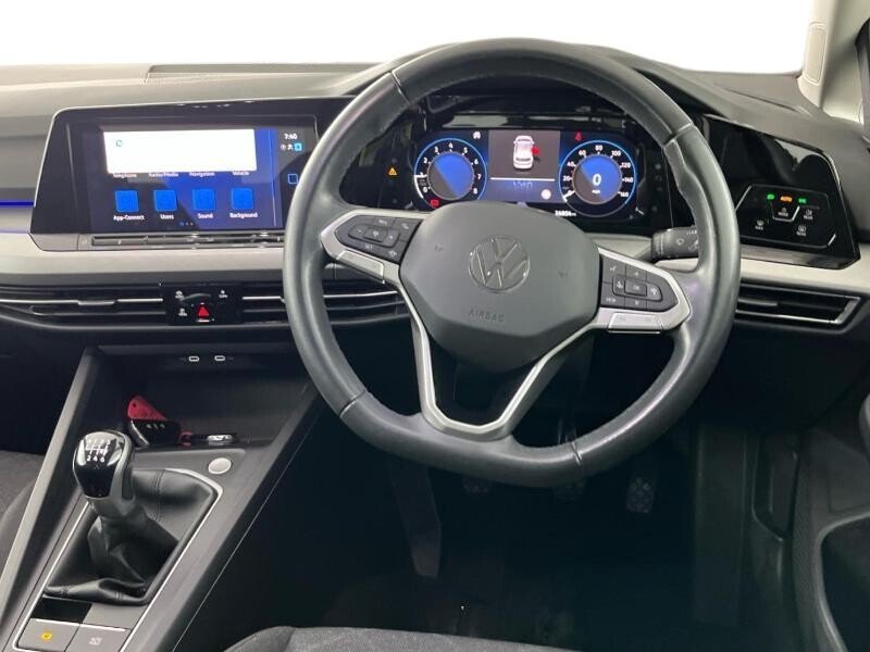 2023 Volkswagen Golf — image 4