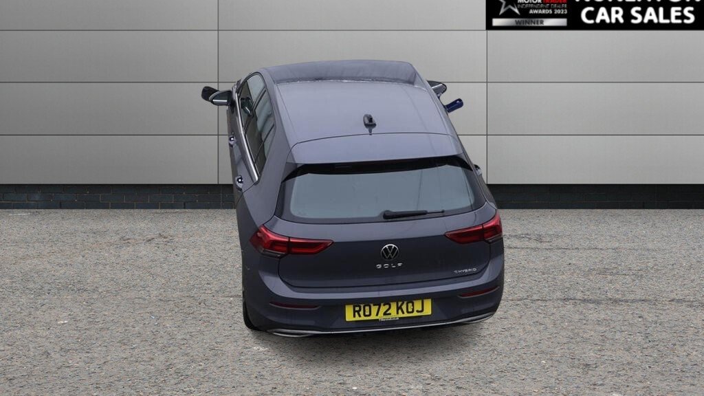 2022 Volkswagen Golf — image 4