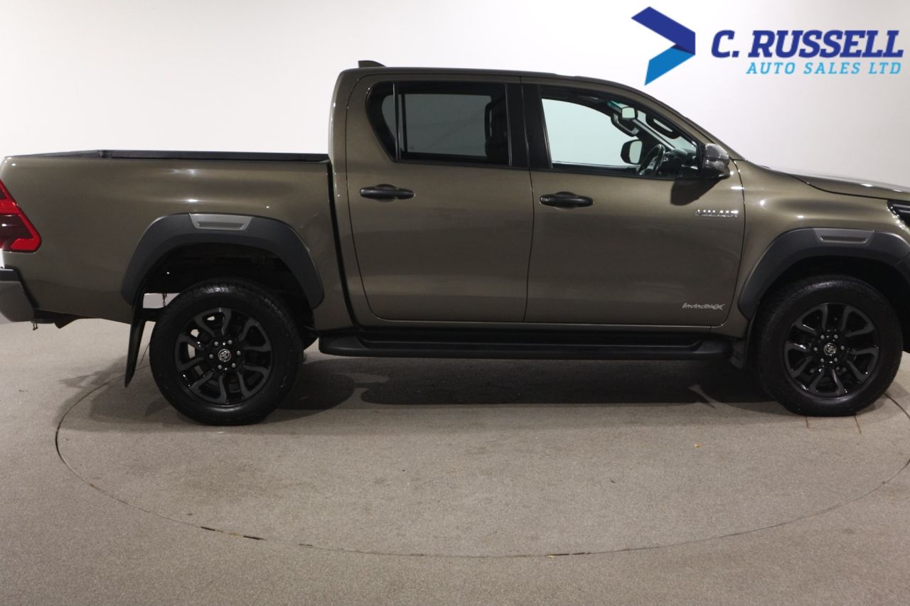 2022 TOYOTA HILUX 2.8 D-4D Invincible X Pickup Double Cab 4dr Diesel Auto 4WD Euro 6 (s/s) (2 - vehicle photo 7 for sale on PureCar
