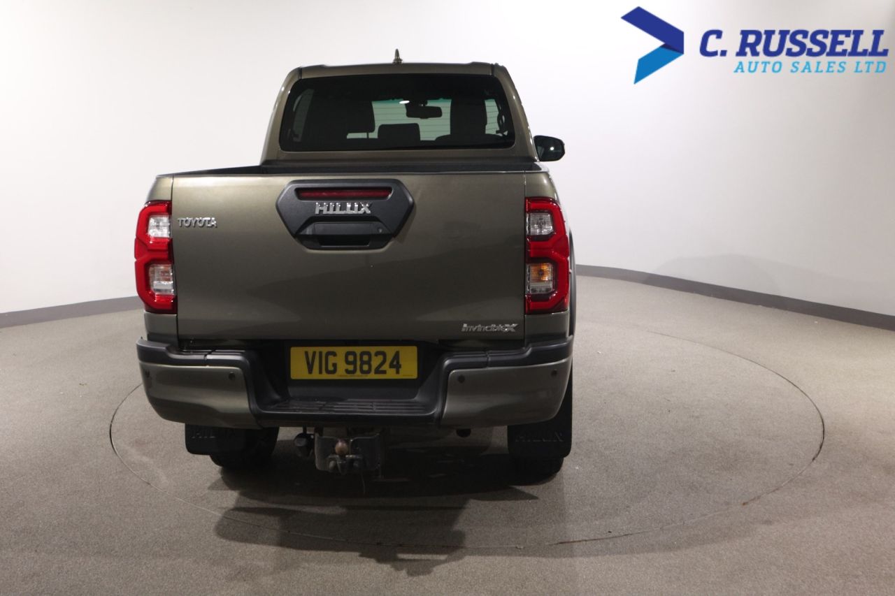 2022 TOYOTA HILUX 2.8 D-4D Invincible X Pickup Double Cab 4dr Diesel Auto 4WD Euro 6 (s/s) (2 - vehicle photo 11 for sale on PureCar