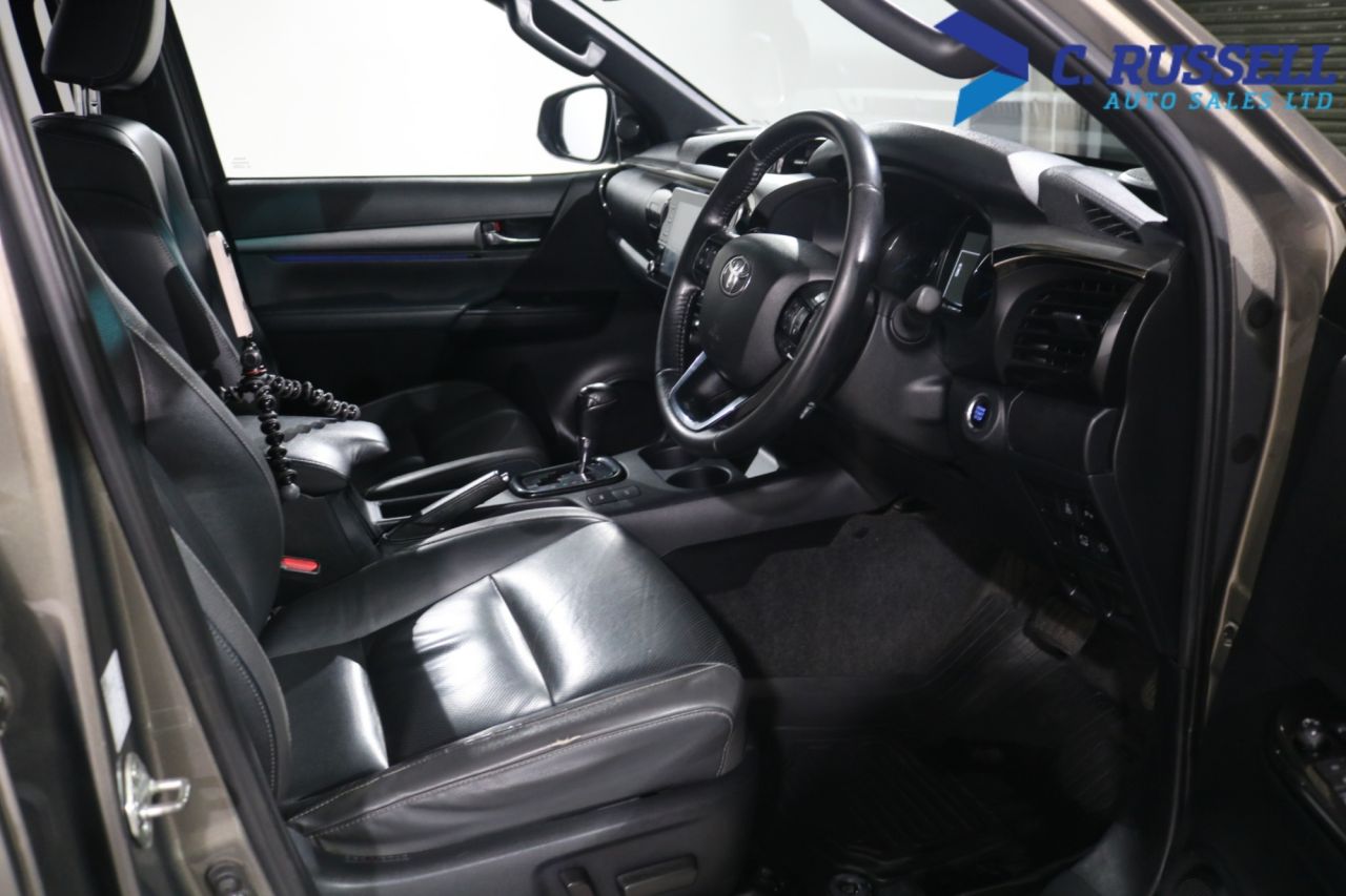 2022 TOYOTA HILUX 2.8 D-4D Invincible X Pickup Double Cab 4dr Diesel Auto 4WD Euro 6 (s/s) (2 - vehicle photo 19 for sale on PureCar