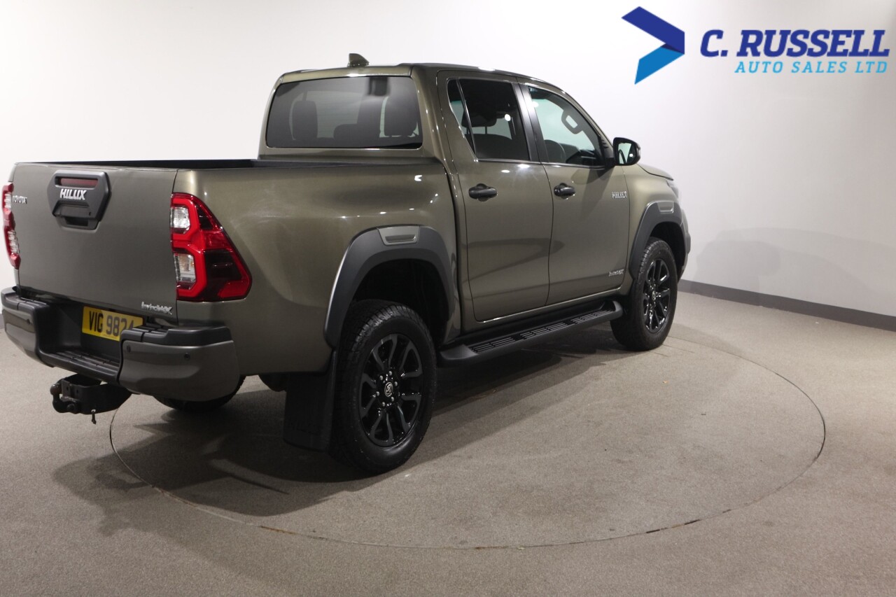 2022 TOYOTA HILUX 2.8 D-4D Invincible X Pickup Double Cab 4dr Diesel Auto 4WD Euro 6 (s/s) (2 - vehicle photo 10 for sale on PureCar