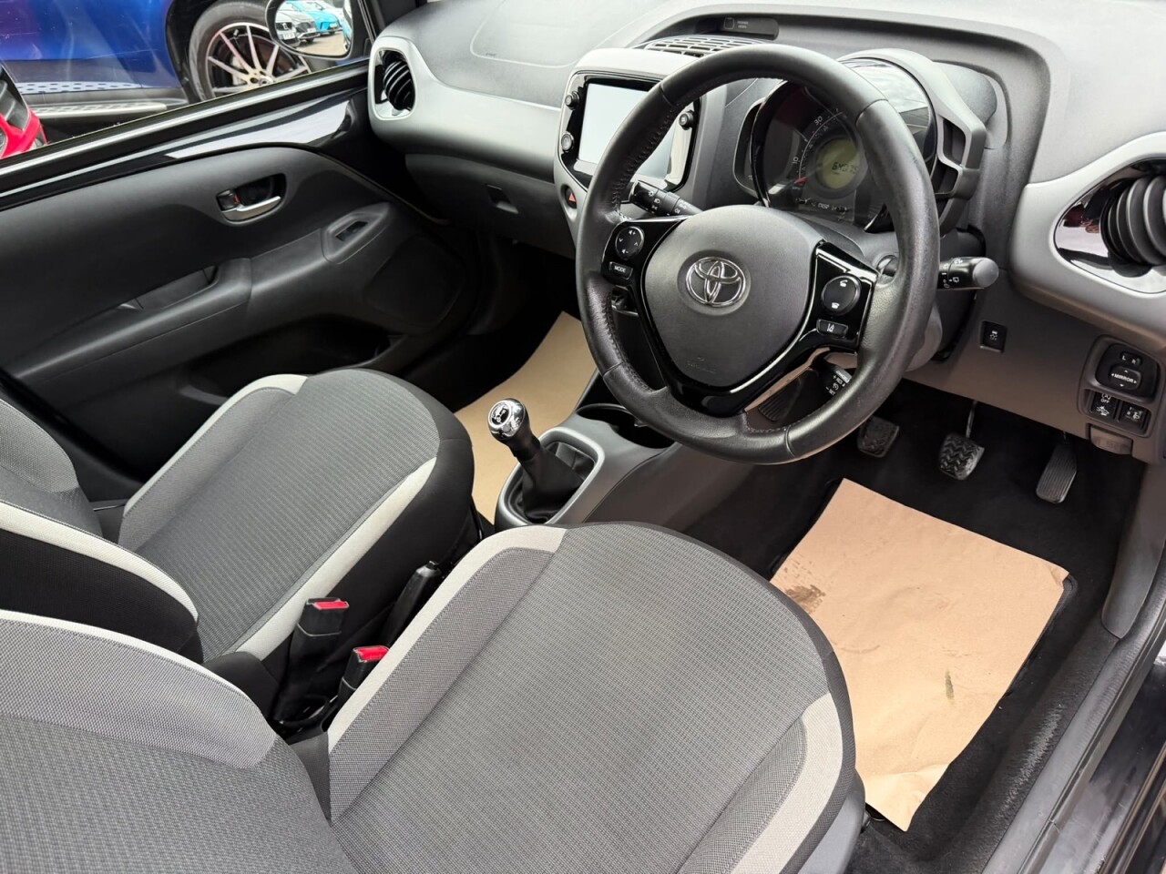 2021 TOYOTA AYGO 1.0 VVT-i x-play Hatchback 5dr Petrol Manual Euro 6 (s/s) (71 ps) ONLY 6407 - vehicle photo 17 for sale on PureCar