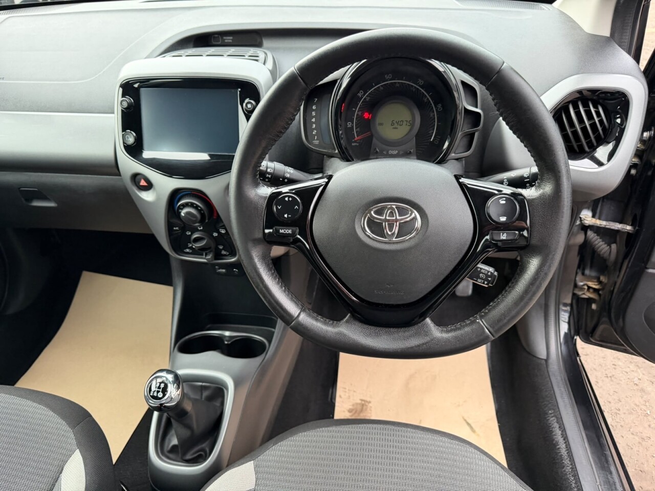 2021 TOYOTA AYGO 1.0 VVT-i x-play Hatchback 5dr Petrol Manual Euro 6 (s/s) (71 ps) ONLY 6407 - vehicle photo 15 for sale on PureCar