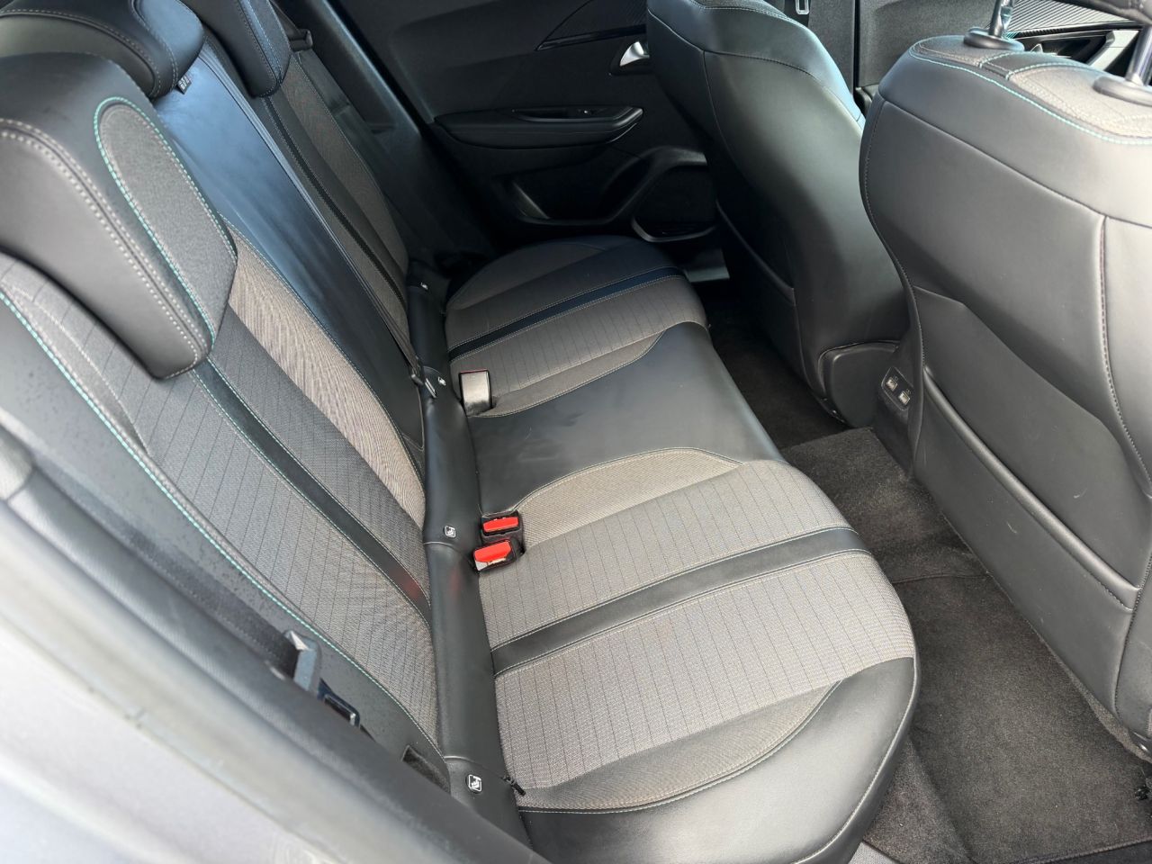 2021 PEUGEOT 1.5 BlueHDi Allure SUV 5dr Diesel Manual Euro 6 (s/s) (110 ps) - vehicle photo 12 for sale on PureCar